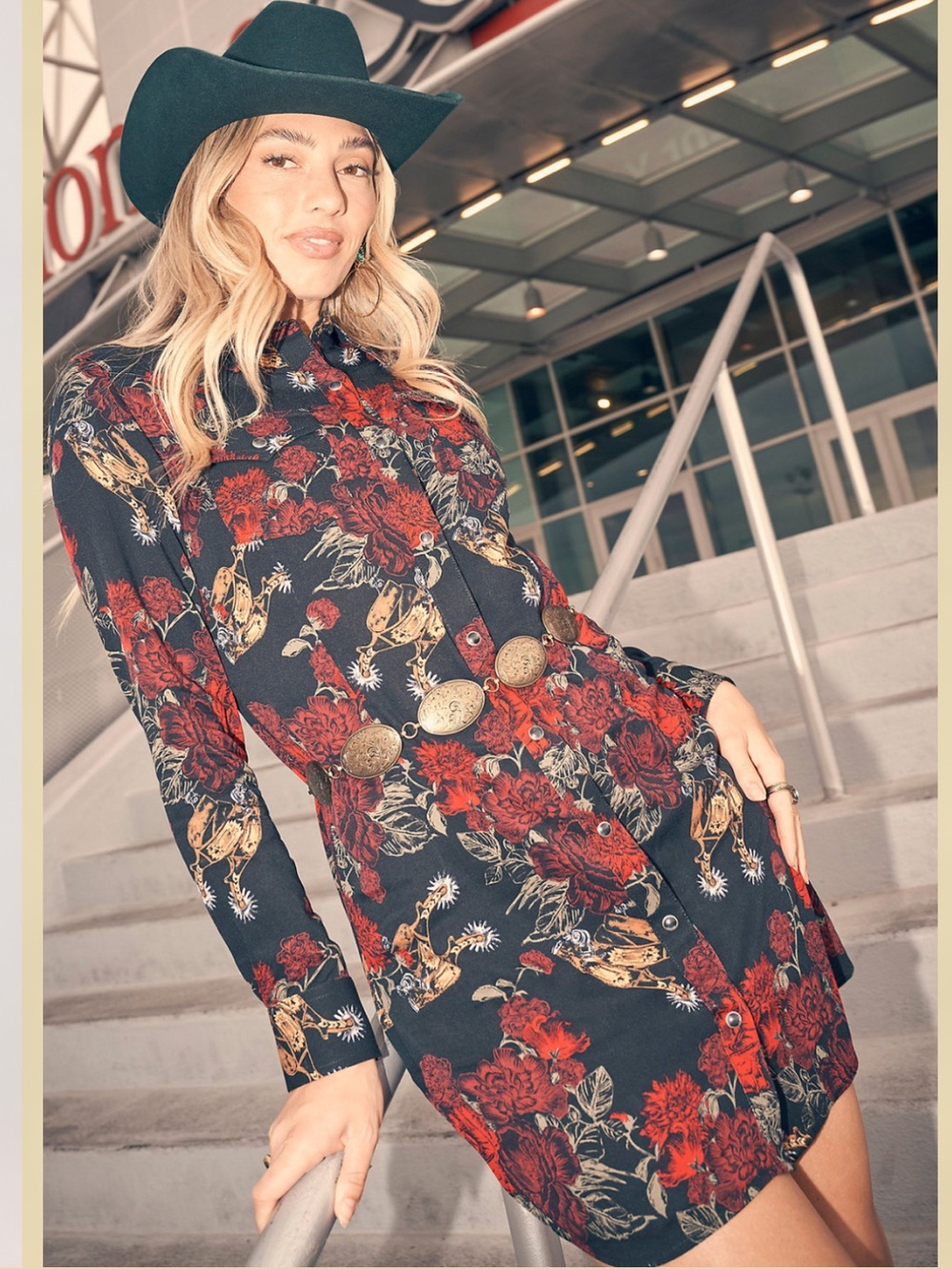 NWT Wrangler Punchy Rose Floral Snap-Front Dress in Black and Red Size S